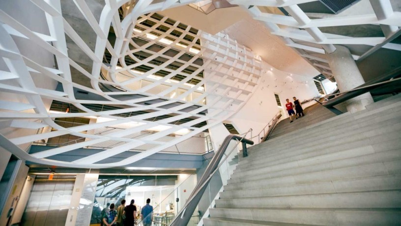 hult-international-business-school-big-1